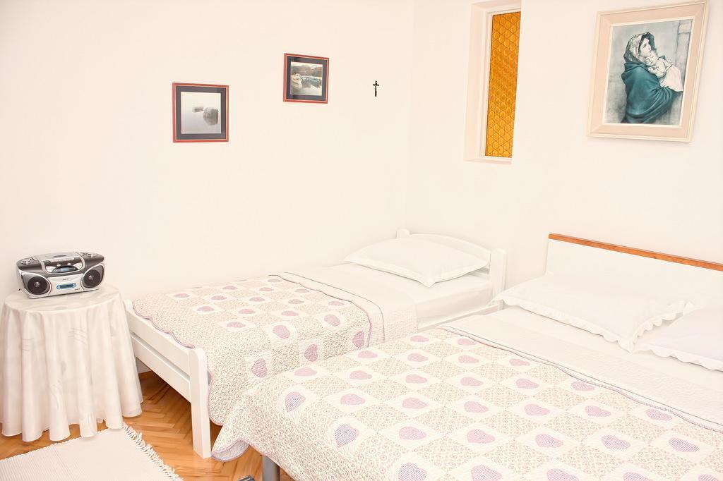 Apartments And Rooms Katarina Živogošće Exterior foto